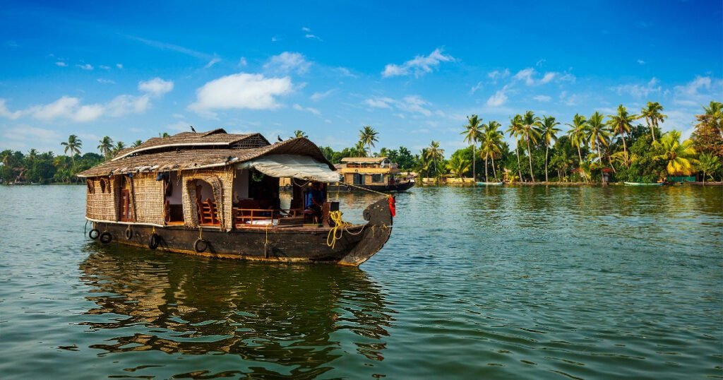 50 Best Tourist Places to Visit in Kerala info feather